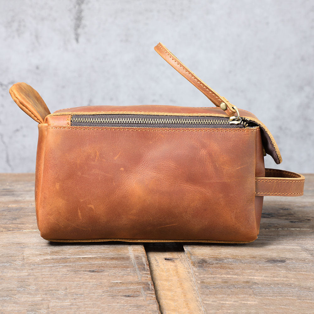 Custom Groomsmen Gift, Personalized Leather Toiletry Bag with Monogram, Leather Dopp Kit, Best Man Gifts