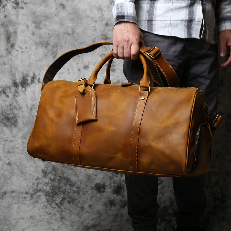 Leather Shoulder Bag Figura  Leather shoulder bag men, Full grain leather  bag, Weekend duffle bag
